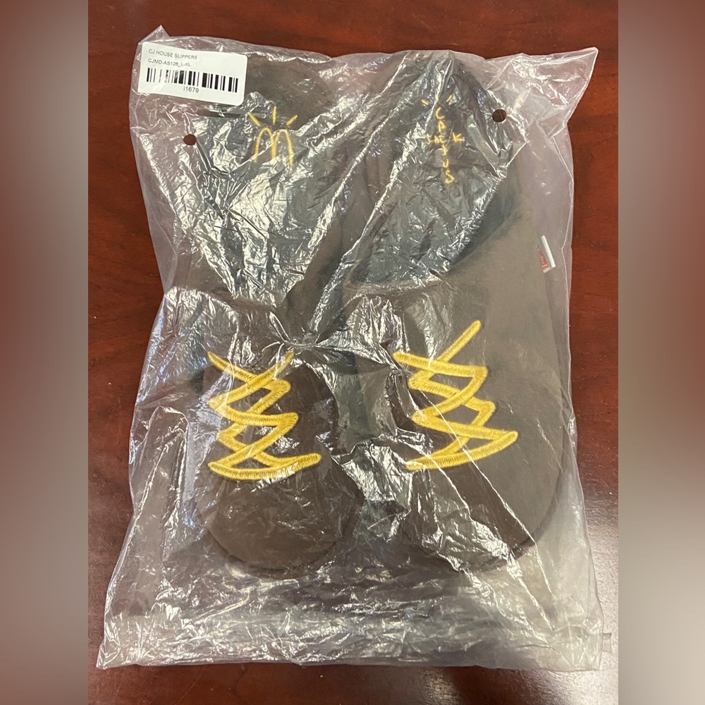 Travis Scott x McDonalds Cactus Jack House Slippers - Picture 3 of 6